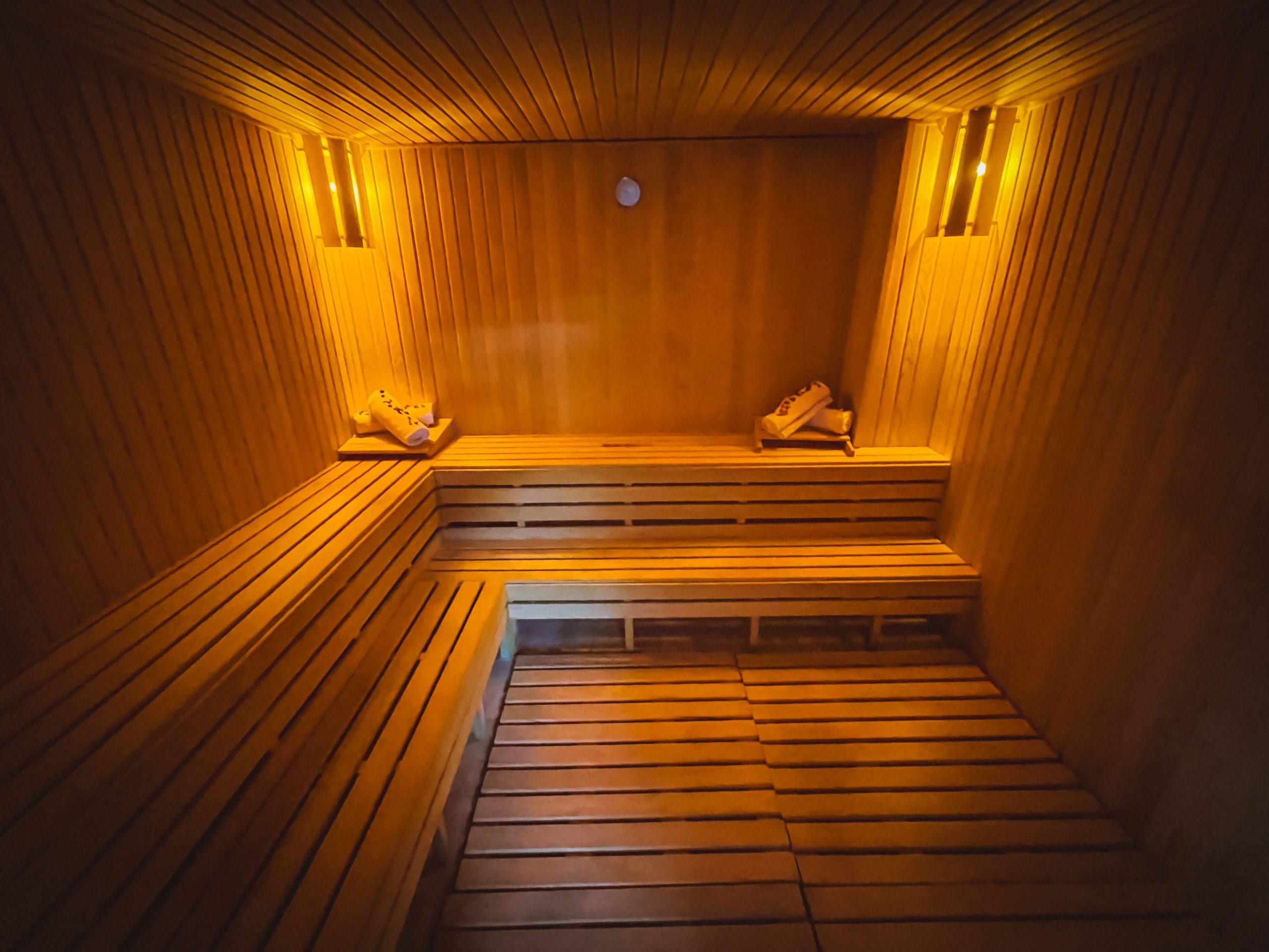 Sauna bois cosy ambiance chaleureuse apaisante