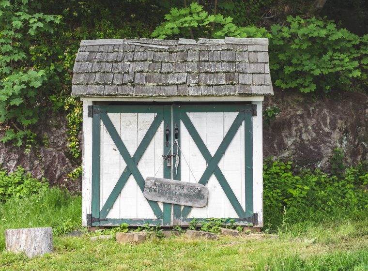 Comment poser une fondation solide sur un sol argileux ?